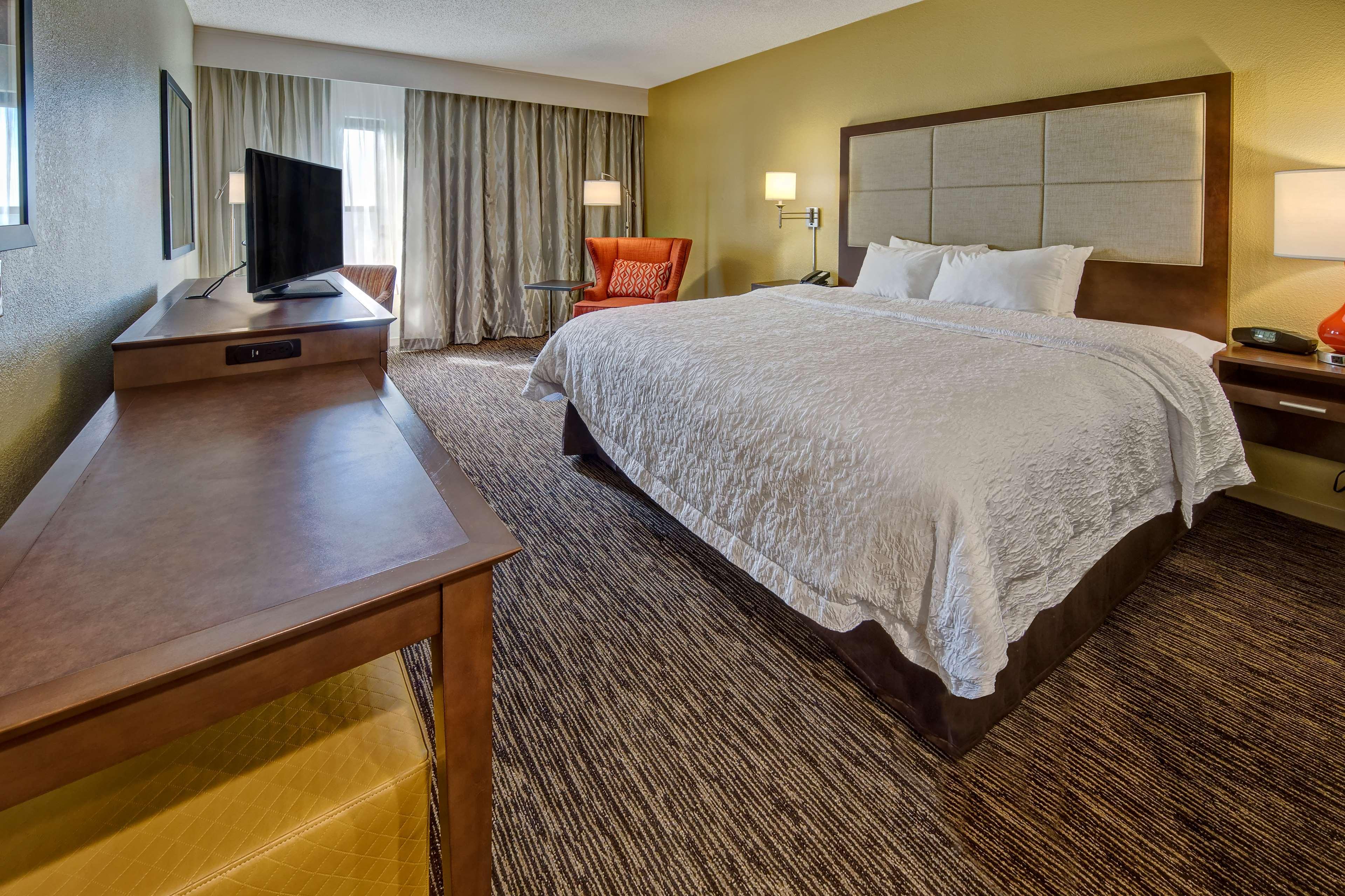 Hampton Inn Concord/Каннаполис Экстерьер фото