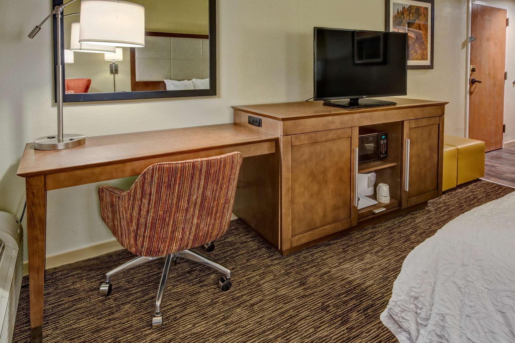 Hampton Inn Concord/Каннаполис Экстерьер фото