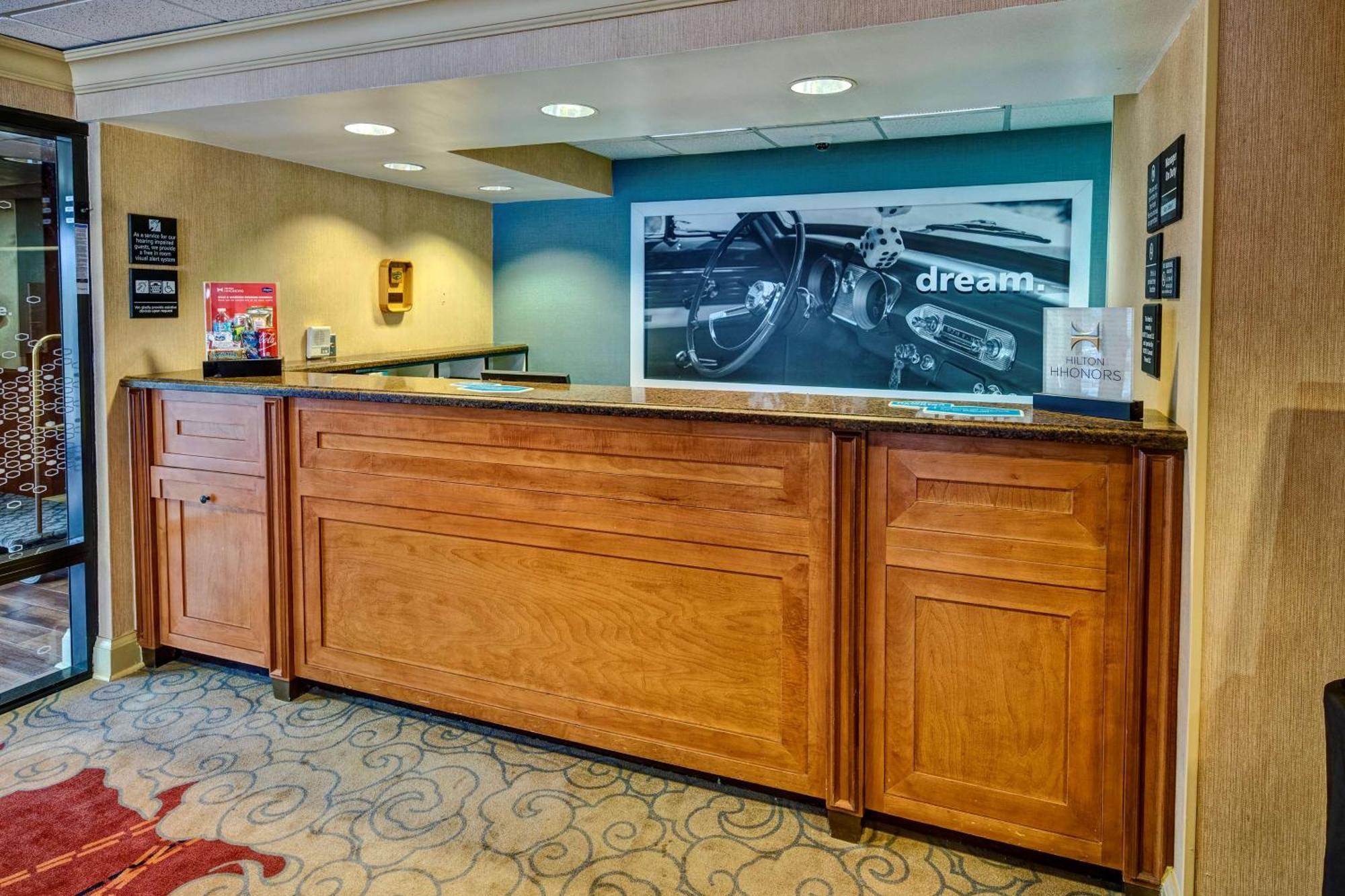 Hampton Inn Concord/Каннаполис Экстерьер фото