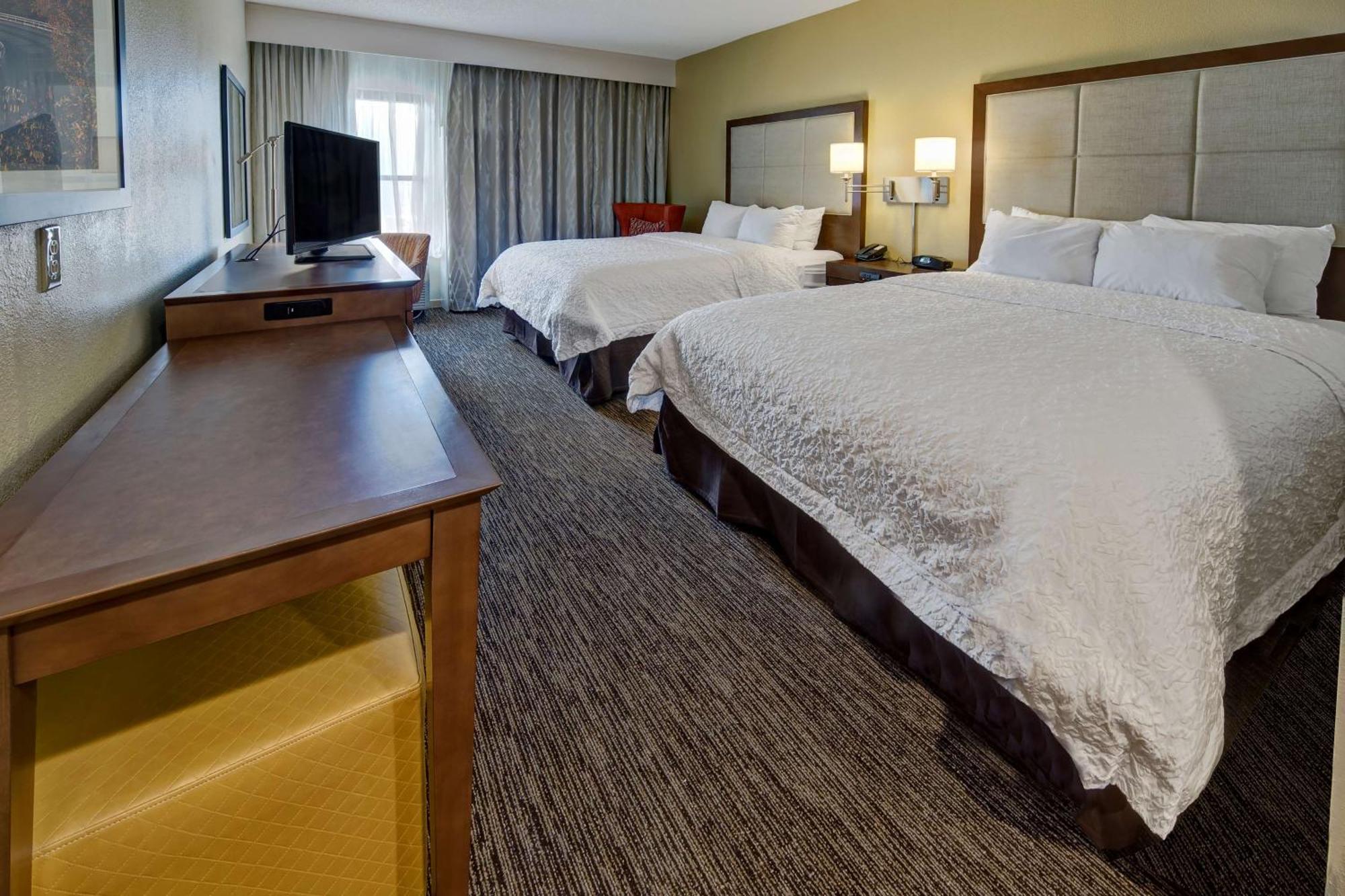 Hampton Inn Concord/Каннаполис Экстерьер фото