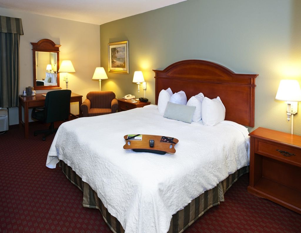 Hampton Inn Concord/Каннаполис Номер фото